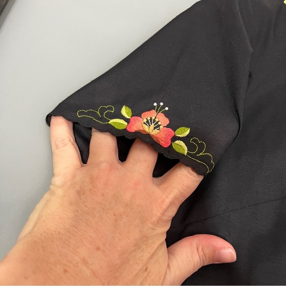 Vintage Lily Kimono Style Black Blouse w/ Hand Embroider Flowers w/ Knot Buttons - Picture 3 of 14